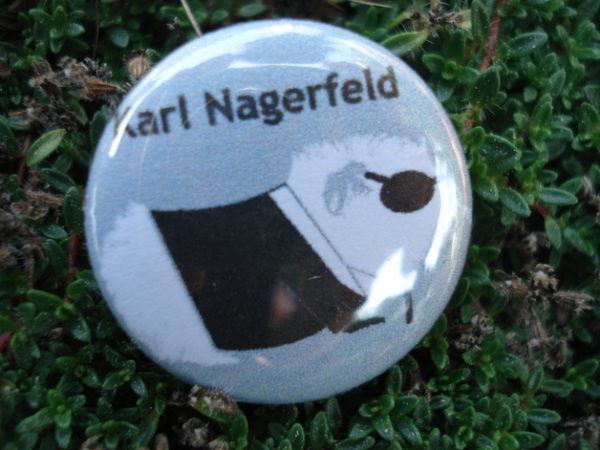 Button_karl-nagerfeld